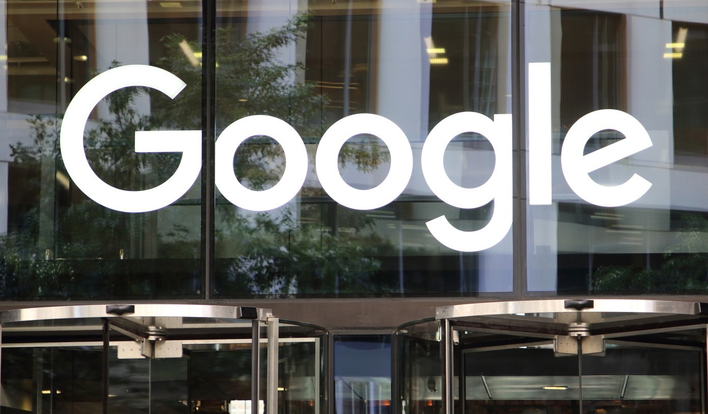 Erdhi koha që Google ti vejë frerët reklamave politike.