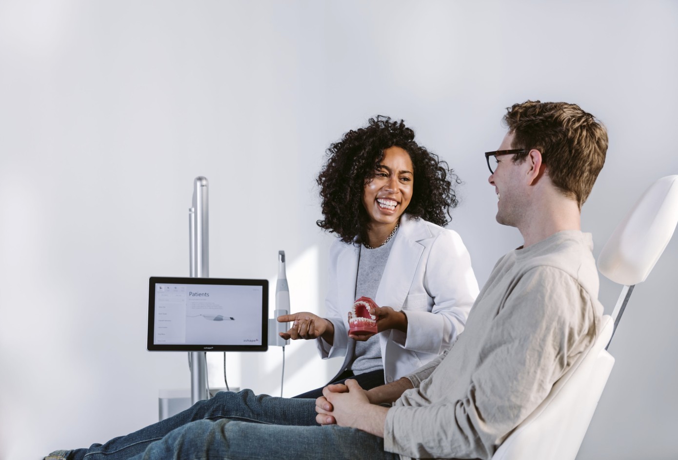 Tani dhëmballa shërohet me një klik.