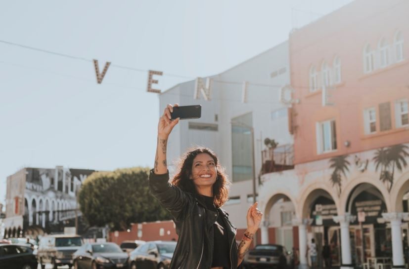 Si TikTok dhe Instagram Stories po rrisin vlerën e Ndikuesve (Influencer)