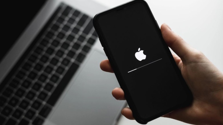 Risi/ Apple do lejojë përditësimin e iPhone kur ju të keni kohë!