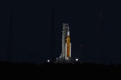 Raketa e Sistemit të Nisjes Hapësinore e NASA-s përballoi uraganin Nicole