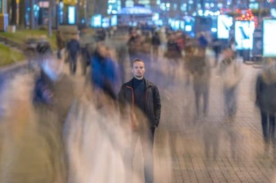 Amerikanët po ndihen gjithnjë e më të vetmuar, shkak teknologjia