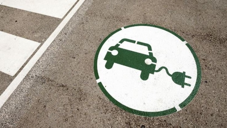 Pse kërkohet projekt-ligj për ndalimin makinave elektrike deri në vitin 2035?!