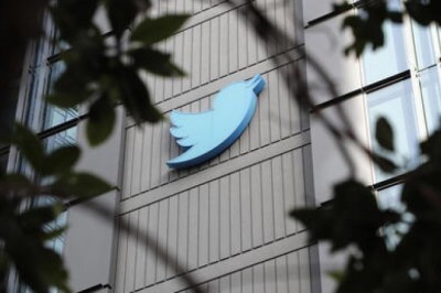 Twitter nxjerr në ankand artikuj nga selia e San Franciskos. Edhe statujën e zogut