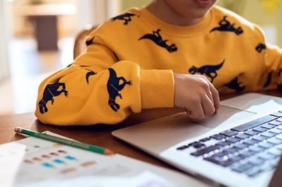 Fondacioni Internet Watch: Dhjetëfishohen rastet e “grabitqarëve” ndaj fëmijëve të vegjël