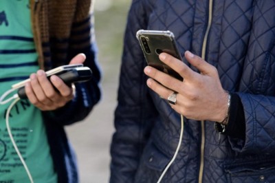 Studim tronditës: 30 minuta në javë në celular, fatale për zemrën!