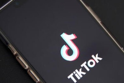 Facebook braktiset nga adoleshentët, rriten TikTok dhe OnlyFans