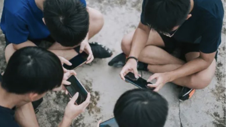 Kina dëshiron të kufizojë të miturit, jo më shumë se dy orë në ditë në telefon!