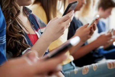 Studimi: Fëmijë nervoz, celularët po i shkatërrojnë, ja çfarë nuk dinë prindërit?!