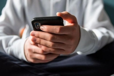 Si të bllokoni postimet e dhunshme të mediave sociale nga telefonat e fëmijëve tuaj?