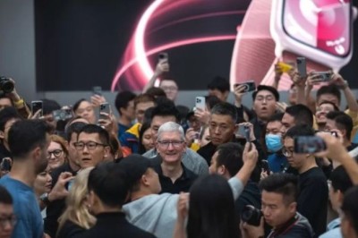 Shefi i Apple, Tim Cook bën një vizitë të papritur në Kinë
