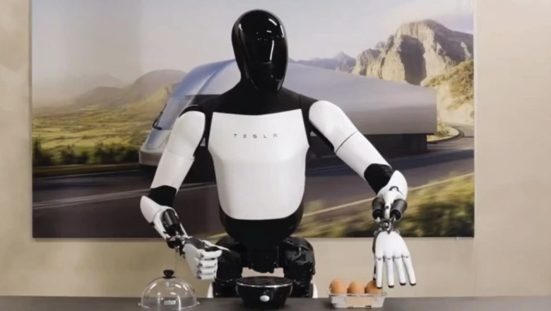 Elon Musk zbulon robotin Optimus Gen 2 të Tesla-s. Ai mund të ziejë vezë, të kërcejë etj,. (VIDEO)