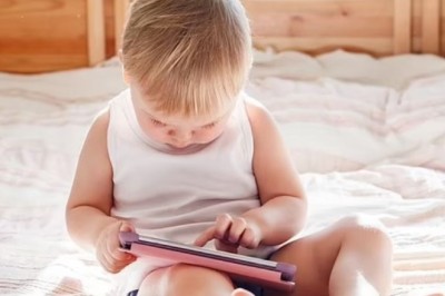 Studimi: Një orë në ditë para TV apo iPad çon në probleme të pazakonta shqisore tek të vegjlit