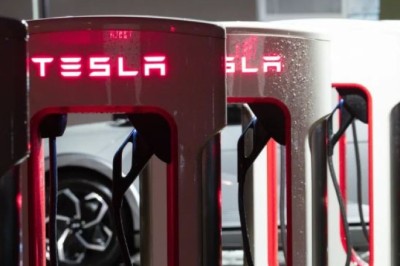 Elon Musk: Modeli i ri Tesla me kosto të ulët do vijë në vitin 2025!