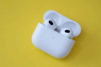 Apple Airpods në të ardhmen mund të vijnë me kamer të integruar