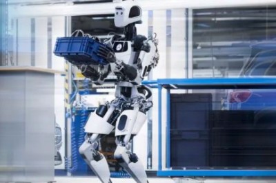 Mercedes po provon robotë humanoidë për disa detyra...