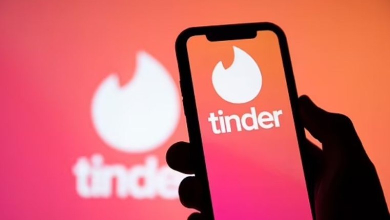 Dashuri në celular/ Në Tinder bëhet nami, më shumë se 23,000 profile në këtë aplikacion flirtojnë…